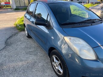YARIS - 8
