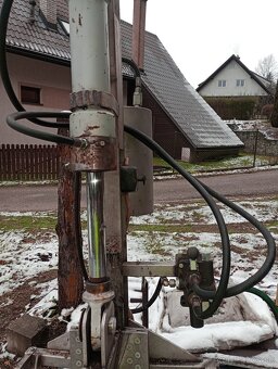 Hydraulická štiepačka na drevo - 8