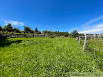 Slnečný rovinatý pozemok na výstavbu rodinných domov - Kra - 8