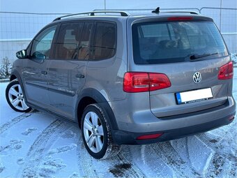 VOLKSWAGEN TOURAN CROSS 2,0 TDI - 8