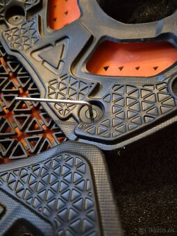 LEATT 3.5 junior - 8