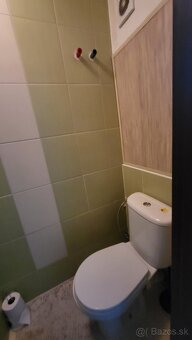 Prenajmem 3-izbový veľký byt - 8