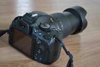 Nikon d5100 s VR objektivom 18 - 105 AF nafotene iba 500 sn. - 8