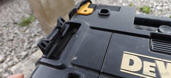 Rádio dewalt tstak - 8