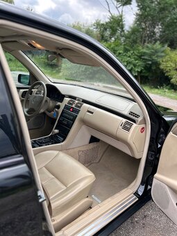 Mercedes benz w210 4,3 V8 - 8