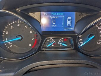 FORD KUGA Trophy X  SUV 1,5 benzín - 8