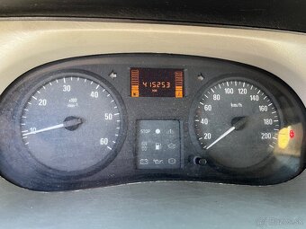Opel Vivaro 2,5 CDTI r. 2005 - 8