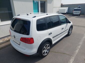 VOLKSWAGEN TOURAN CROSS 2,0TDI 103KW - 8