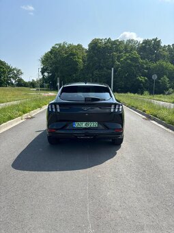 Ford Mustang Mach-E 98kWh RWD Premium - 8