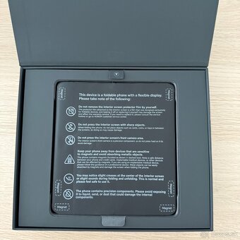 HONOR Magic V3 12 GB/512 GB Black - 8