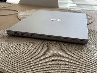 MacBook Pro 16 M1 MAX, 64GB RAM, 1TB ssd - 8