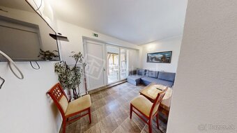 Penzión na námestí s vlastným barom a nenahraditeľným výhľad - 8