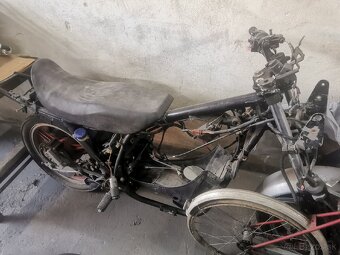 Kawasaki GPZ 550 - 8