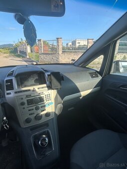 Opel Zafira 2008 r - 8