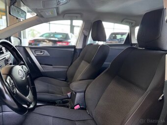 Toyota Auris 1.8 Hybrid A/T 2014 - 8