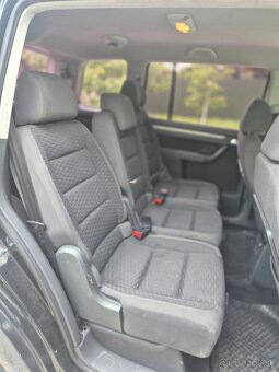 Predám náhradné diely na Volkswagen Touran facelift2007-2013 - 8