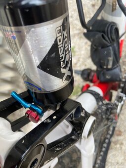 Celoodpružený horský bicykel Focus Super Bud 1.0 Pro 26" M - 8