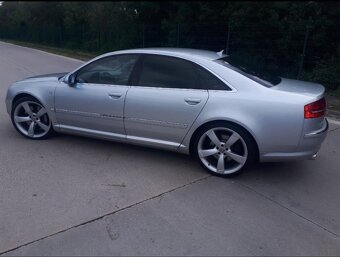 AUDI S8 - 8