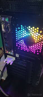 Predam pocitac vhodný aj na hry, pracu atd...TOP cena - 8