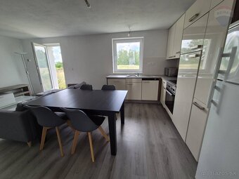 Zrekonštruovaný RD na pozemku 424 m², Komjatice - 8
