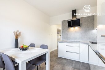 NA PREDAJ ZREKONŠTRUOVANÝ 3-IZBOVÝ BYT, Dénešova ul., MESTSK - 8