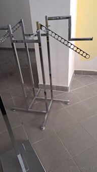 Stojanové vešiaky - 8
