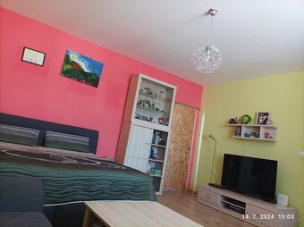 Samostatne stojaci rodinný dom s bazénom v centre Trenčína - 8