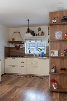 Vidiecky dom na krásnom pozemku v Trávnikoch - 8