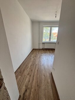 2.izbový byt v Hlohovci s balkónom - 8