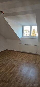 Prenájom 4-izbovy byt - 8