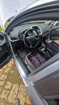 Peugeot 207 - 8