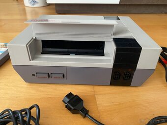 Nintendo Entertainment System NES konzola + 4x Mario modul - 8