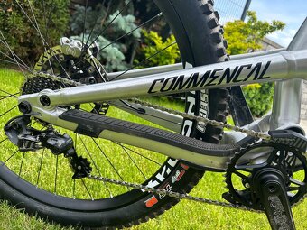 DH Commencal Furious - 8