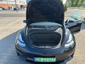 Predám auto Tesla model 3 - 8