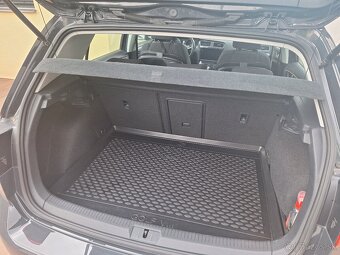 Predám Volkswagen E-Golf s elektromotorom - 8