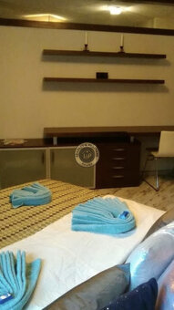 Veľký 3- izbový byt v centre - 8