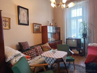 NA predaj rodinný dom v úplnom centre mesta LEvice - 8