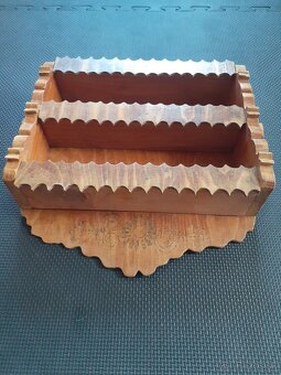 Ľudové drevené police - Podpoľanie - 8