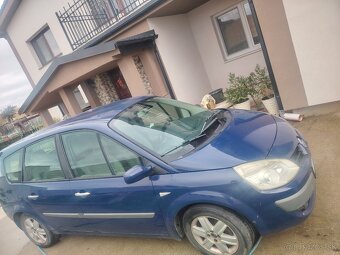 Renault Megane Scénic 1.9 DCI 96 KW - 8
