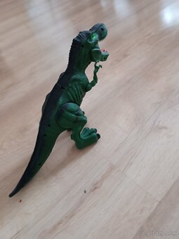 Interaktívny dinosaurus - 8