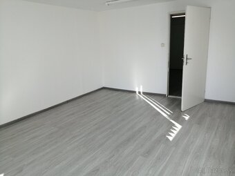 Prenajmem kancelárie v centre PB - 8