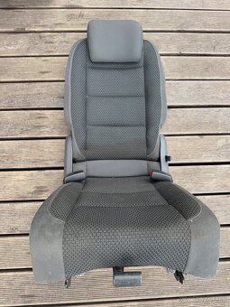 Zadné sedačky VW Touran - 8