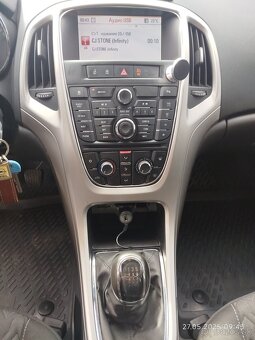 Opel Astra J 1.7 CDTI - 8