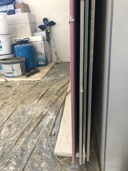 4 kusy sádrokartón ,paroizolacna fólia - 8