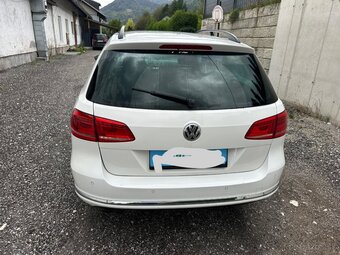VW Passat Highline 2, 0 TDi - 8