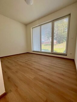 Na prenájom slnečný 2-izbový apartmán so záhradkou - 8