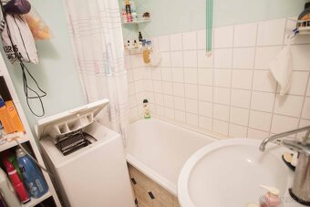 2-izbový byt prerobený na 3-izbový s balkónom blízko stanice - 8