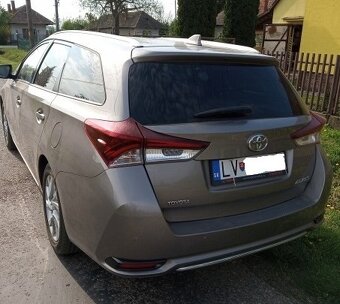 Predám Toyota Auris Tourning Sports 1,6 Valvelmatic - 8
