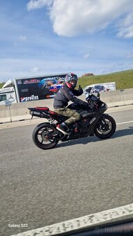 Yamaha R1 RN12 - 8