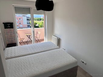 Prenájom 2 izbového bytu vo Villa Parku s parkovacím státím - 8